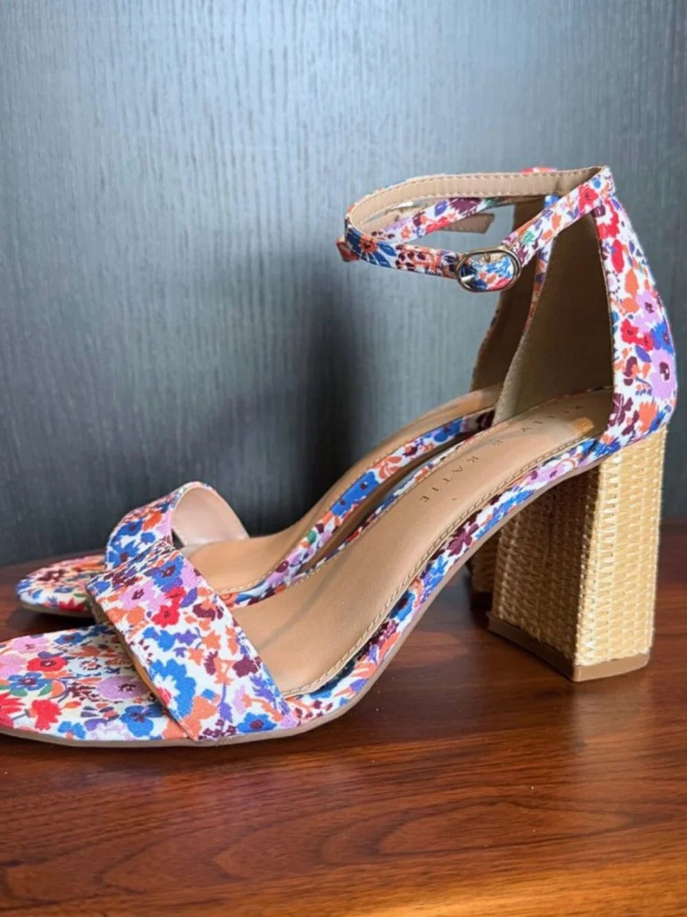 Kelly Katie Floral Chunky Rattan Block Heel Sandals 8M Ankle Strap Open Toe 3.3